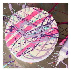 Drip Fun Cakes mit Belag aus WEISSER SCHOKOLADE