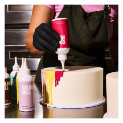 Drip Fun Cakes mit Belag aus WEISSER SCHOKOLADE