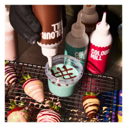 Drip Fun Cakes mit Belag aus WEISSER SCHOKOLADE