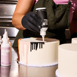 Drip Fun Cakes mit Belag aus WEISSER SCHOKOLADE