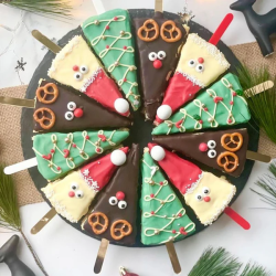 Drip Fun Cakes mit Belag aus WEISSER SCHOKOLADE
