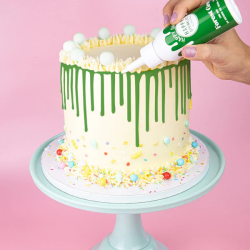 Drip Fun Cakes mit Belag aus WEISSER SCHOKOLADE