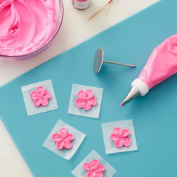Petal tip no 102 Wilton decorating tip for flowers, petals, roses 418-102