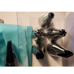 LARGE backing set (1M, 2A, 2D, 4B) and Wilton bags 12 el.