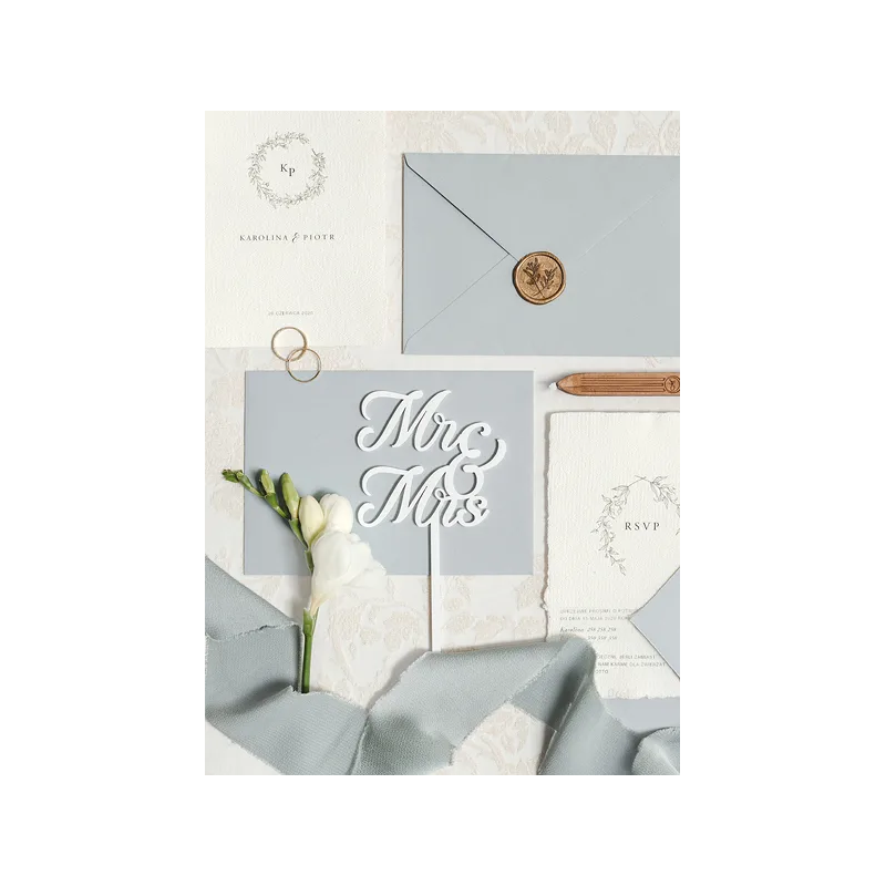 Wedding Topper Plexiglass white Mr and Mrs
